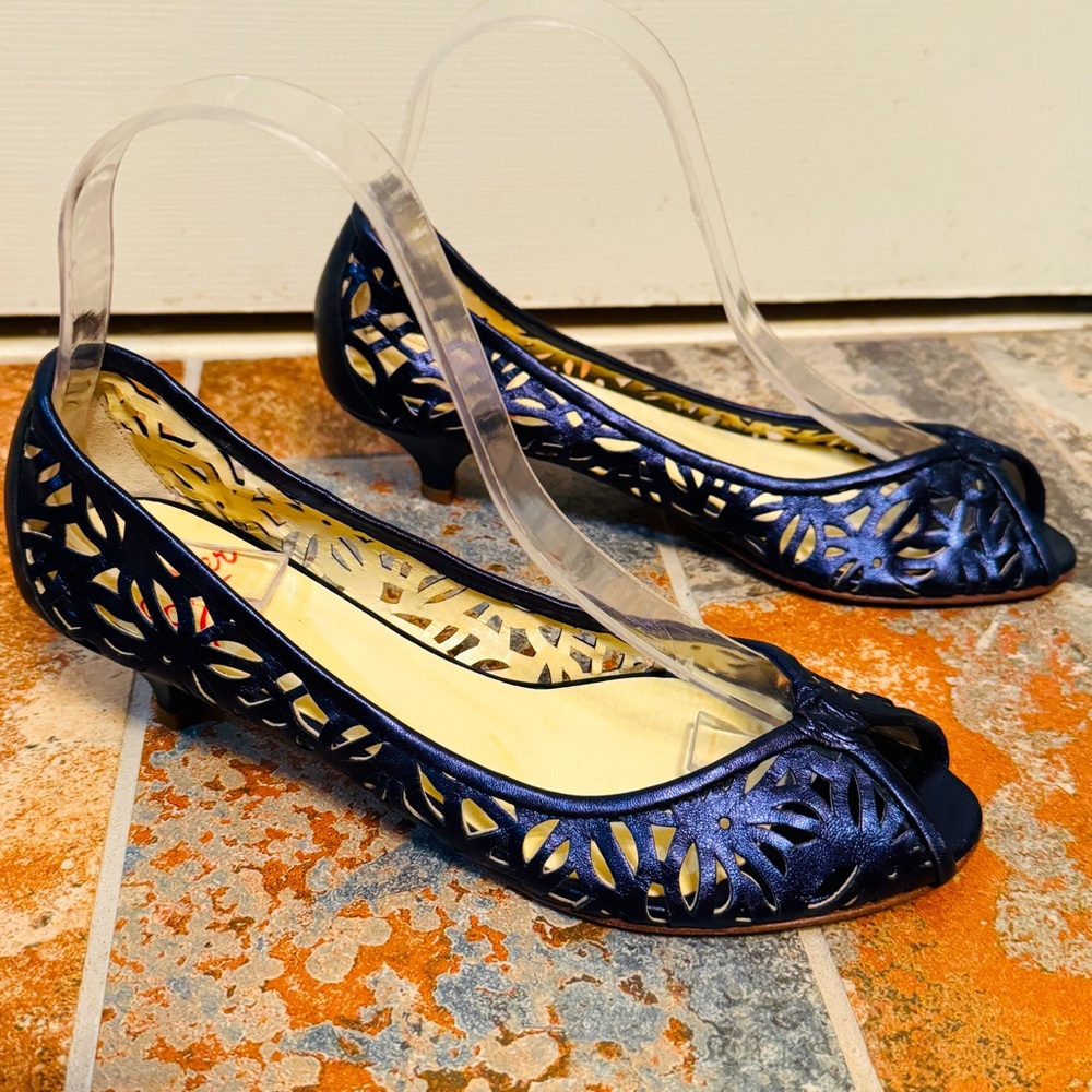 🐬Beautiful Italian Made LeatherCutout Elegant Metallic Blue PeepToe Women Heels!